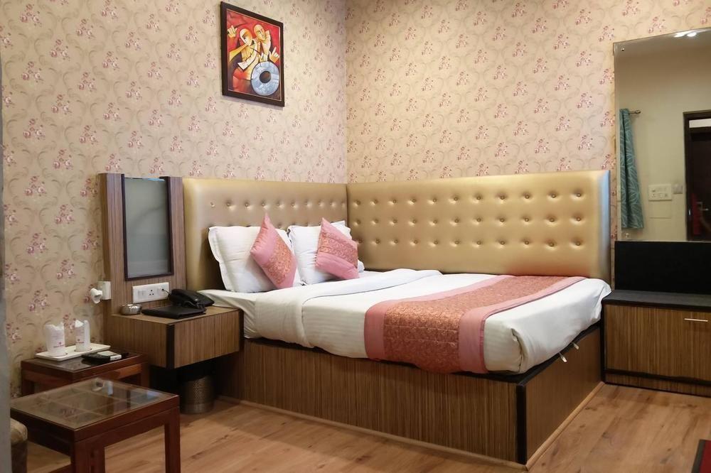 Rupam Hotel Делі Екстер'єр фото