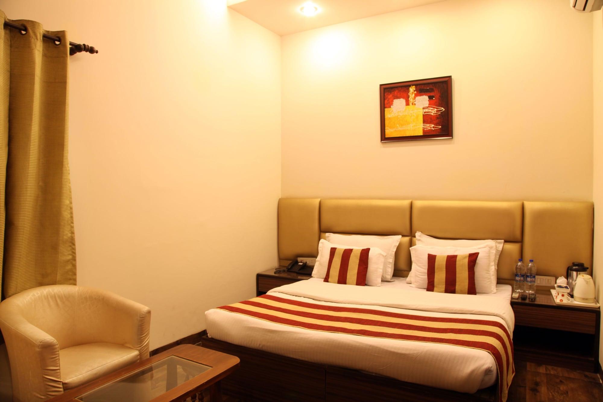 Rupam Hotel Делі Екстер'єр фото