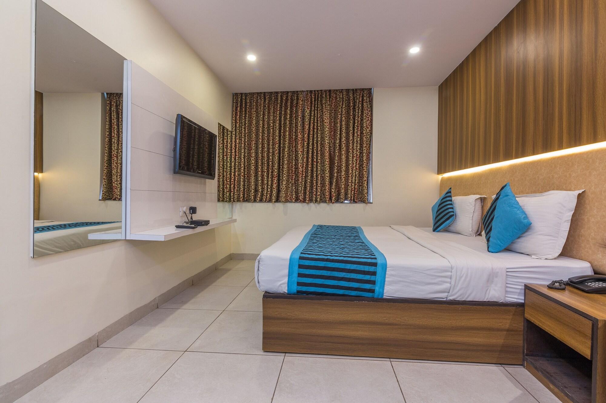 Rupam Hotel Делі Екстер'єр фото