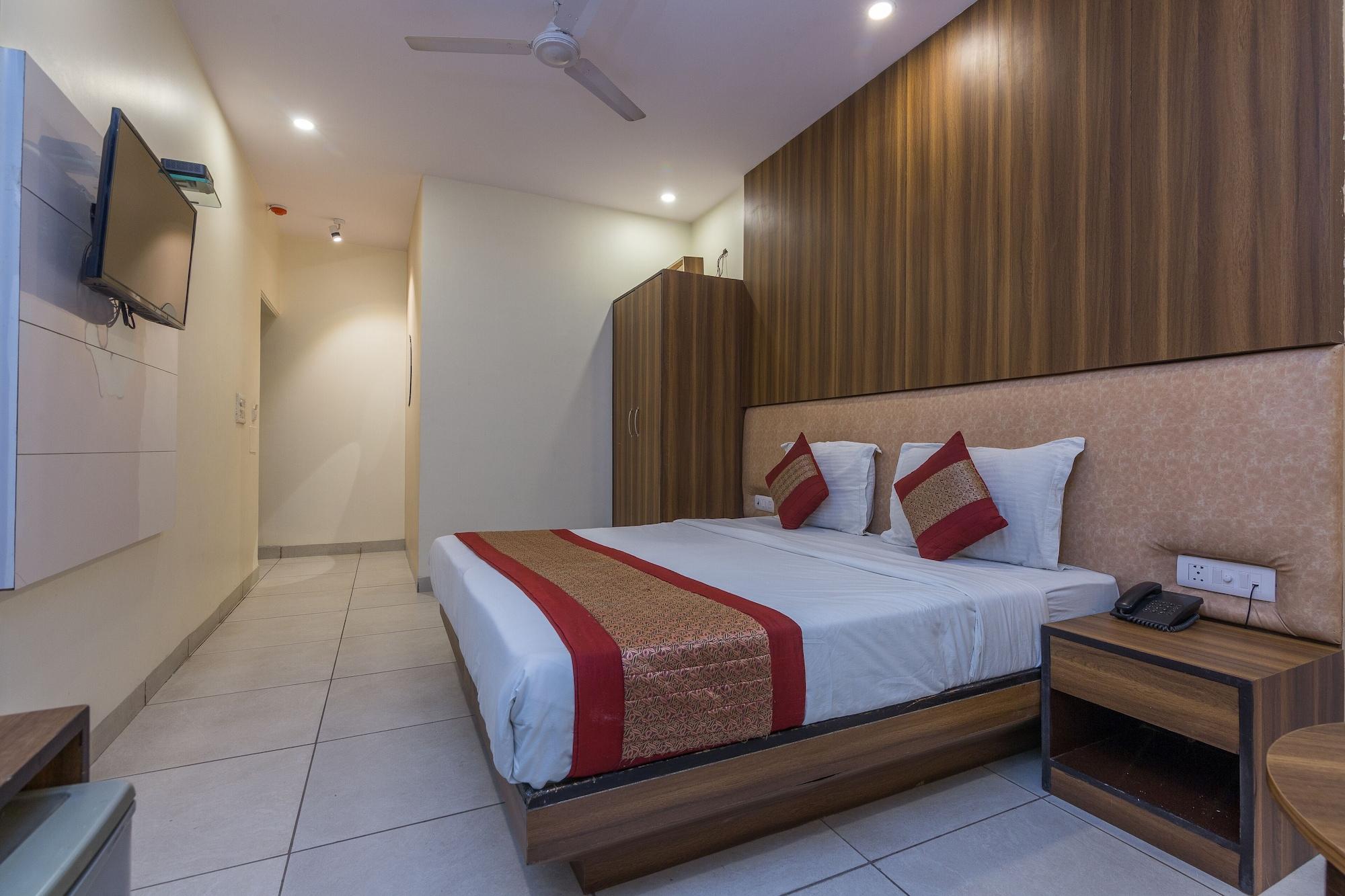 Rupam Hotel Делі Екстер'єр фото