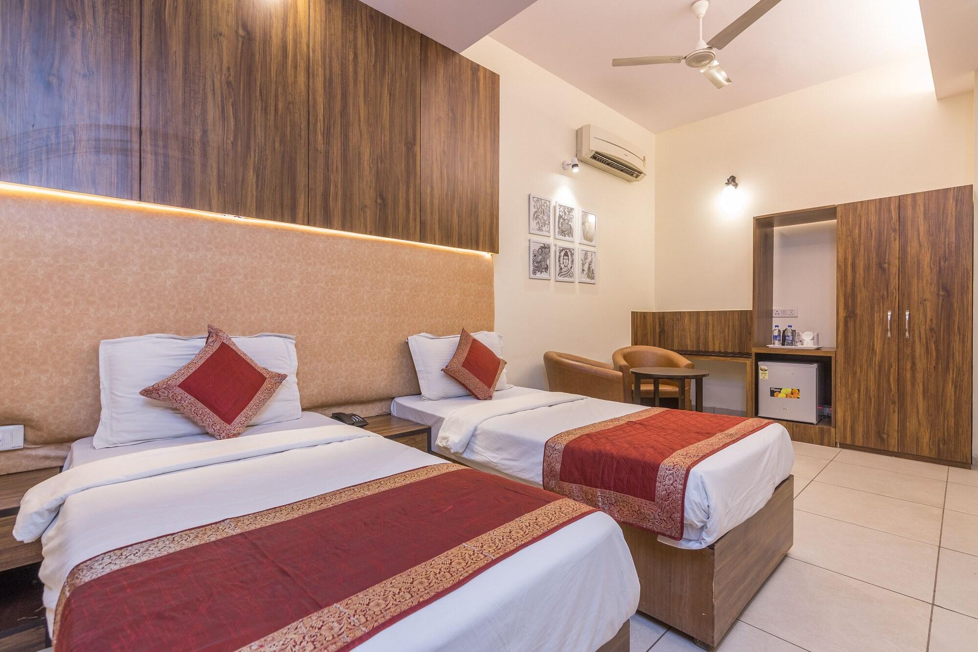 Rupam Hotel Делі Екстер'єр фото
