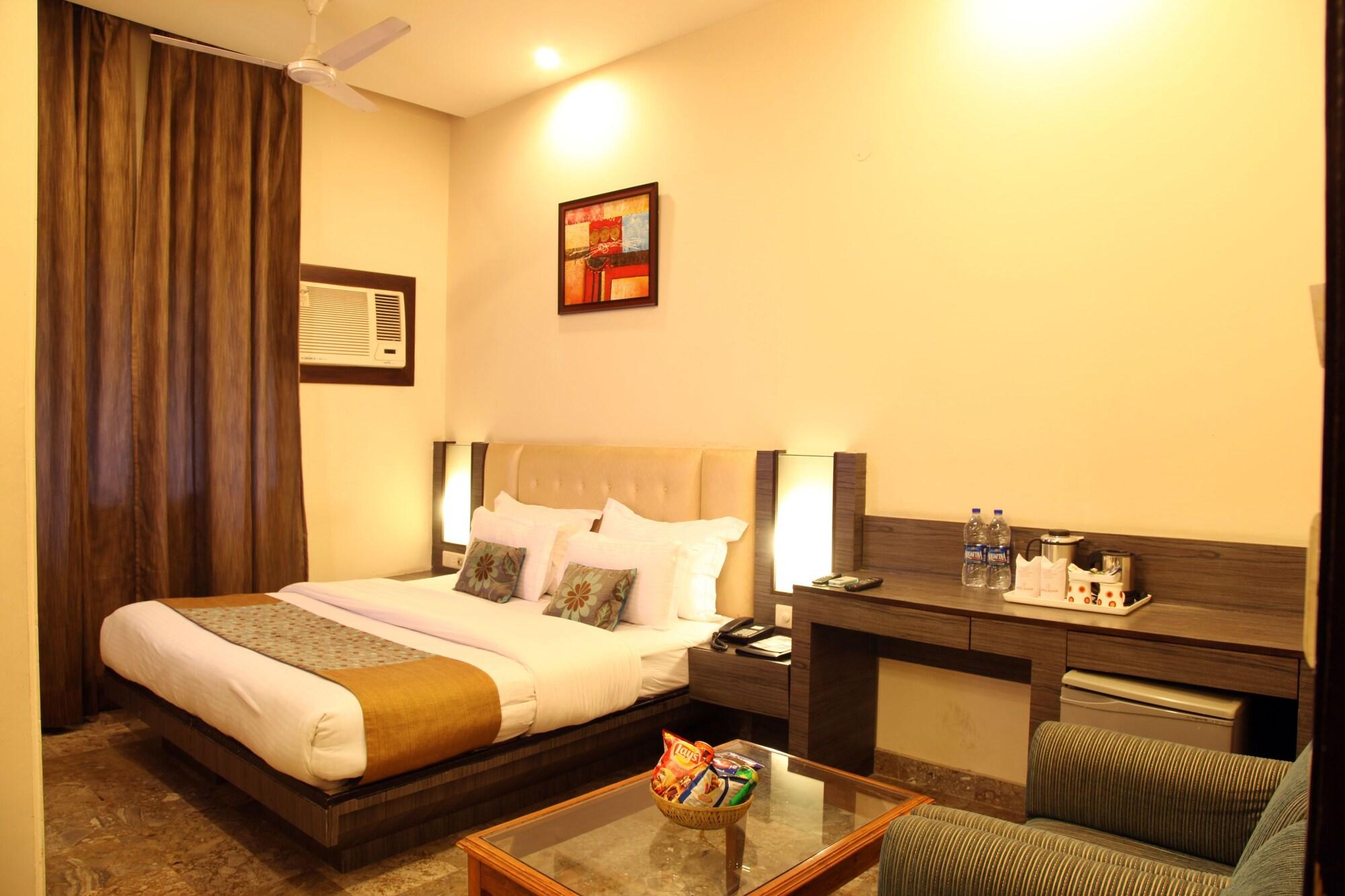 Rupam Hotel Делі Екстер'єр фото