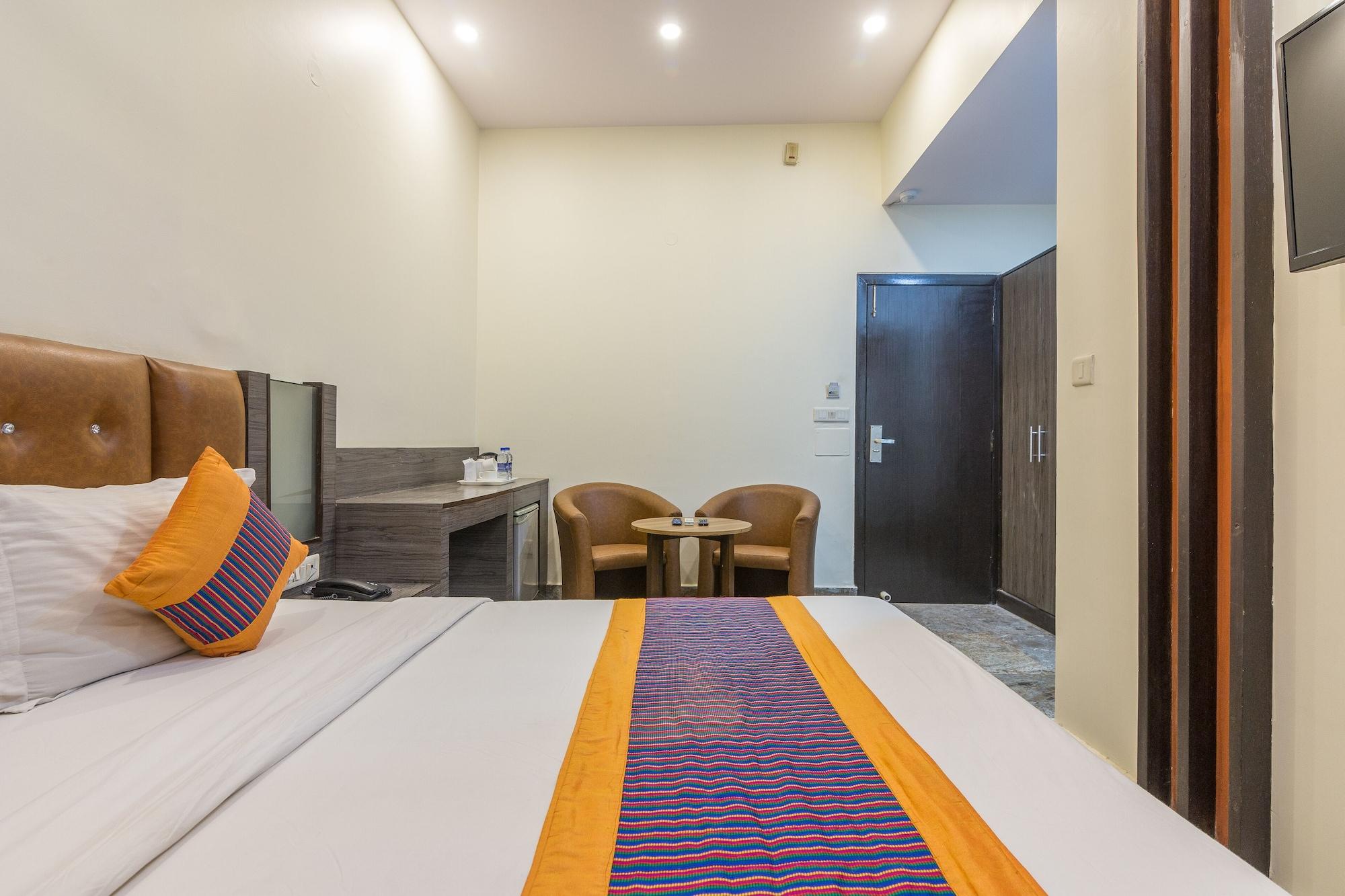 Rupam Hotel Делі Екстер'єр фото