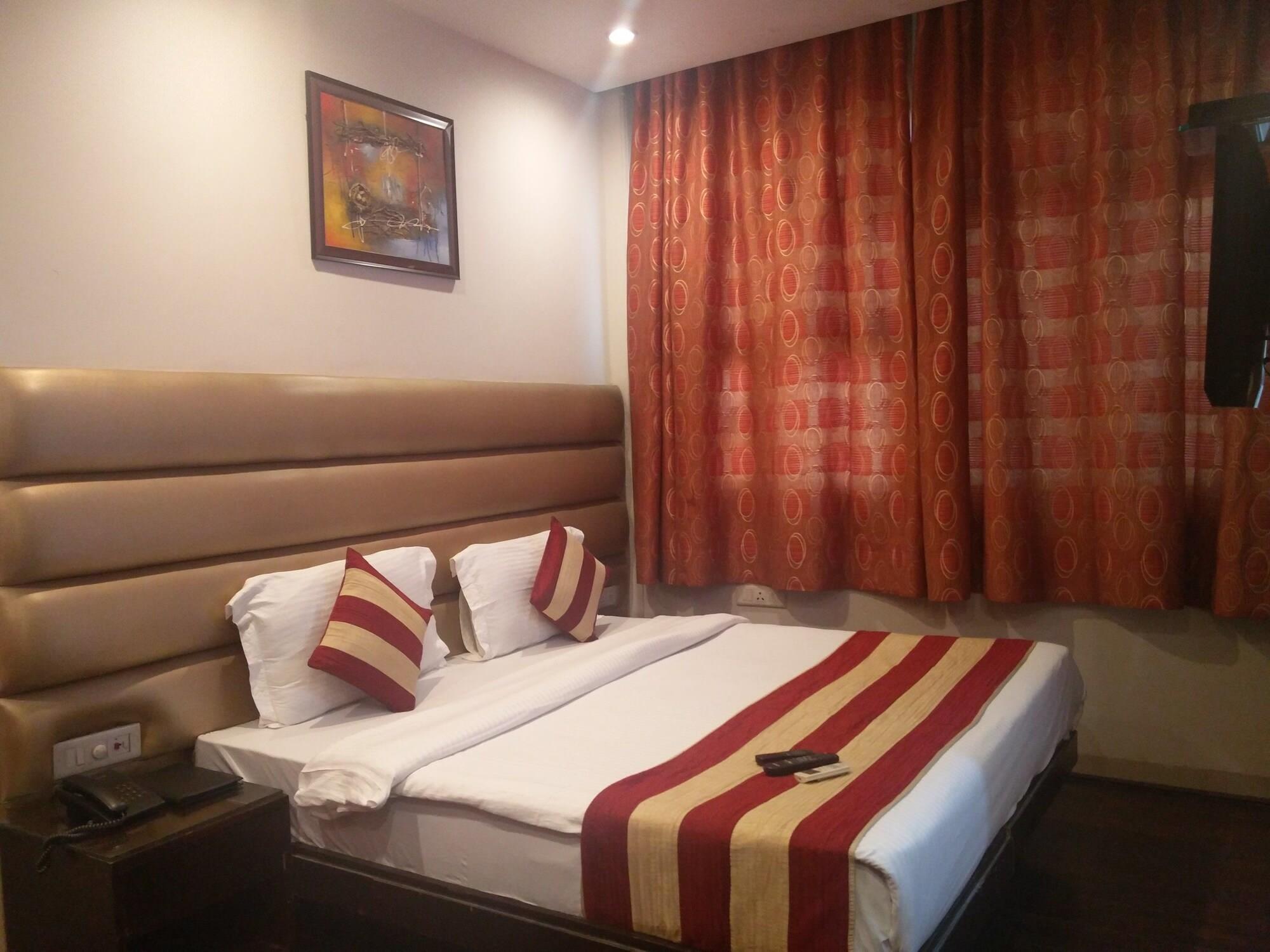Rupam Hotel Делі Екстер'єр фото