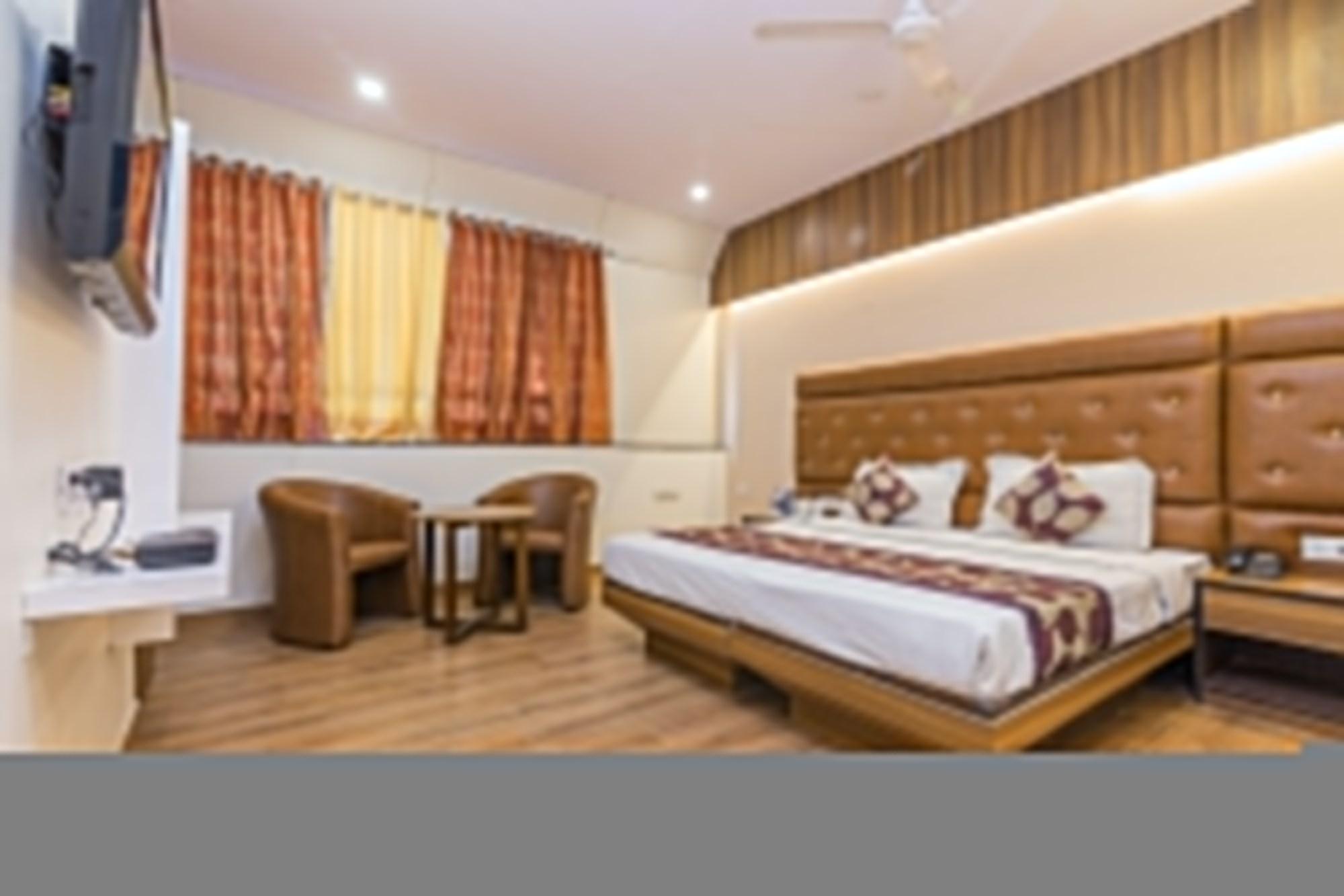Rupam Hotel Делі Екстер'єр фото