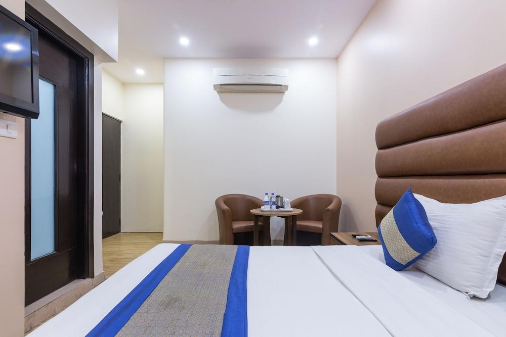Rupam Hotel Делі Екстер'єр фото