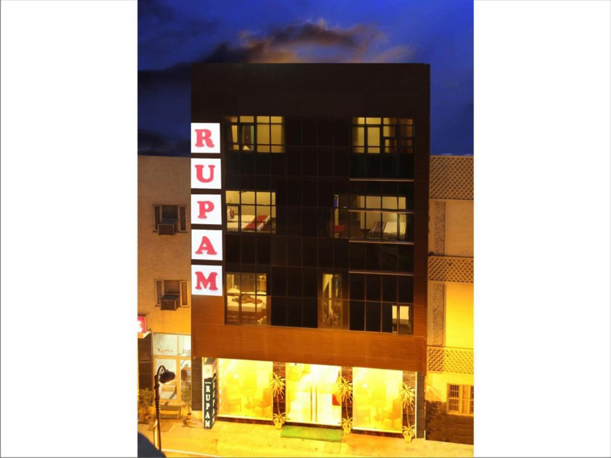 Rupam Hotel Делі Екстер'єр фото