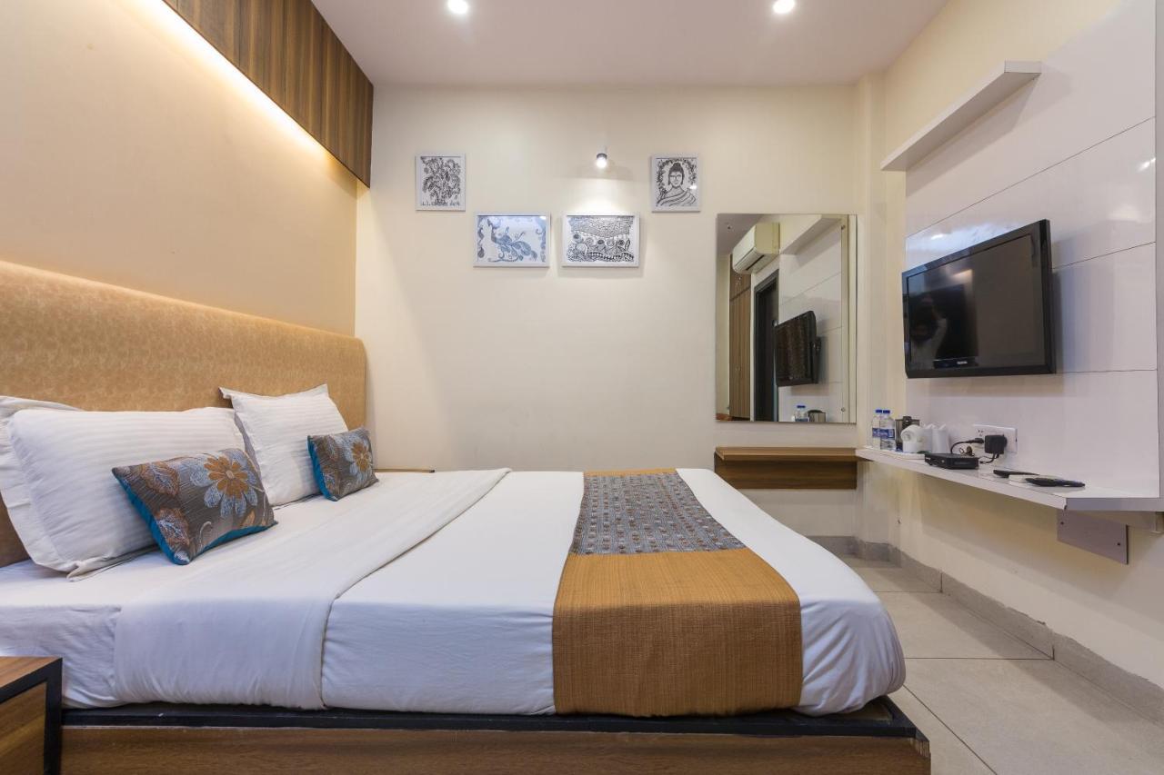 Rupam Hotel Делі Екстер'єр фото