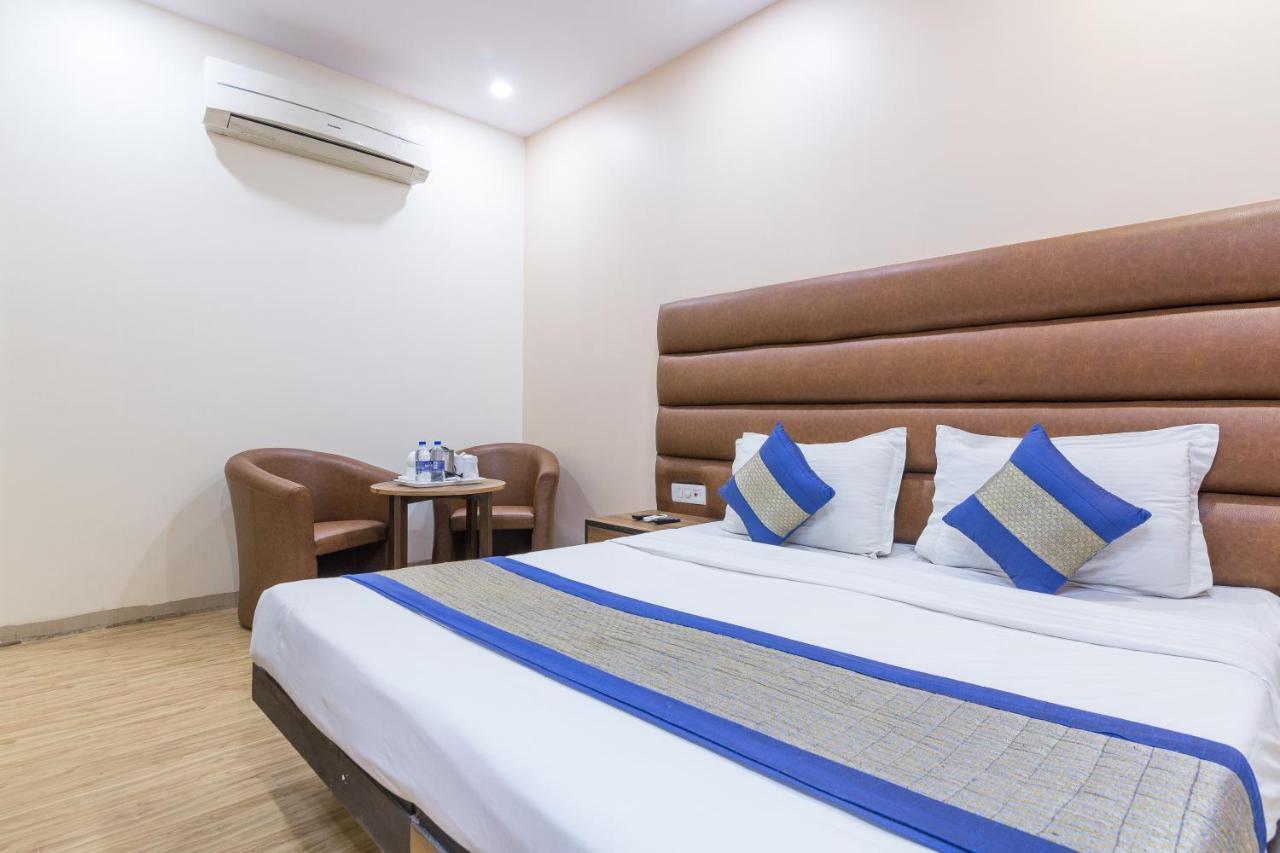 Rupam Hotel Делі Екстер'єр фото