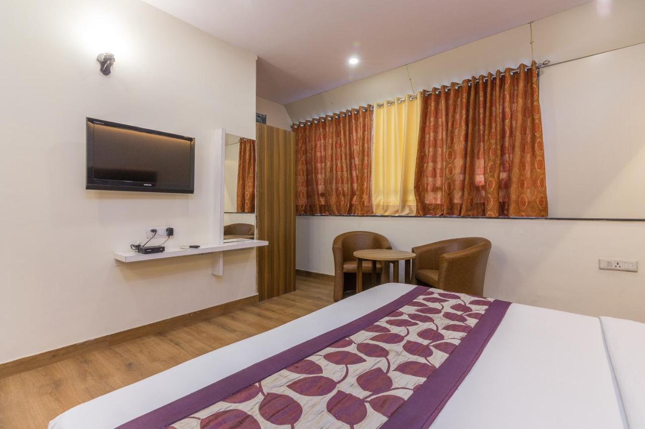 Rupam Hotel Делі Екстер'єр фото