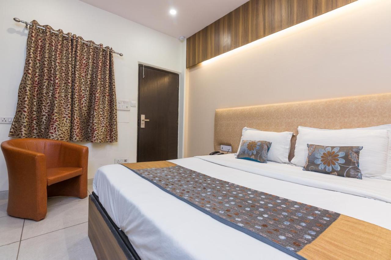 Rupam Hotel Делі Екстер'єр фото