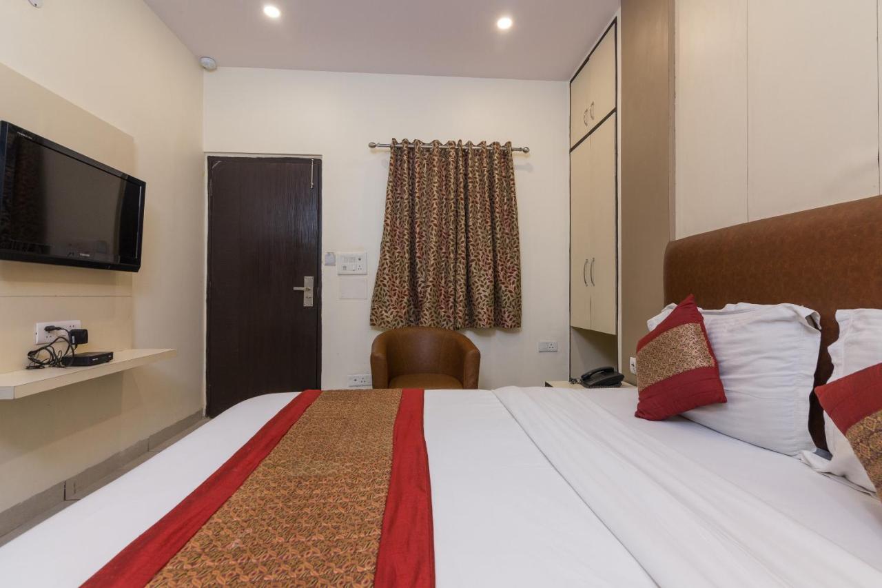 Rupam Hotel Делі Екстер'єр фото