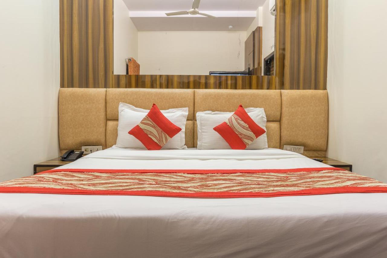 Rupam Hotel Делі Екстер'єр фото